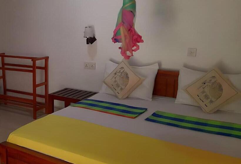 פנסיון Batu S Safari Lodge Udawalawe