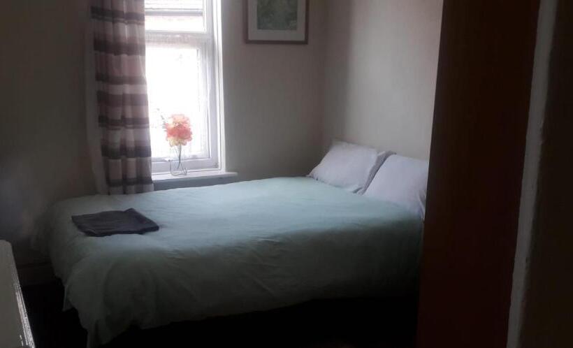 פנסיון Bright Home Guest House