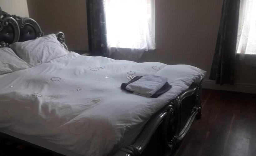 פנסיון Bright Home Guest House