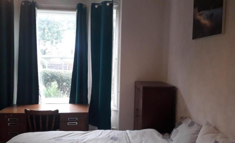 פנסיון Bright Home Guest House