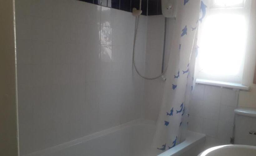 פנסיון Bright Home Guest House