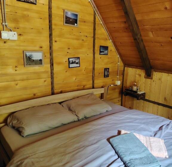 پانسیون Brvnara Pojata Bungalovi