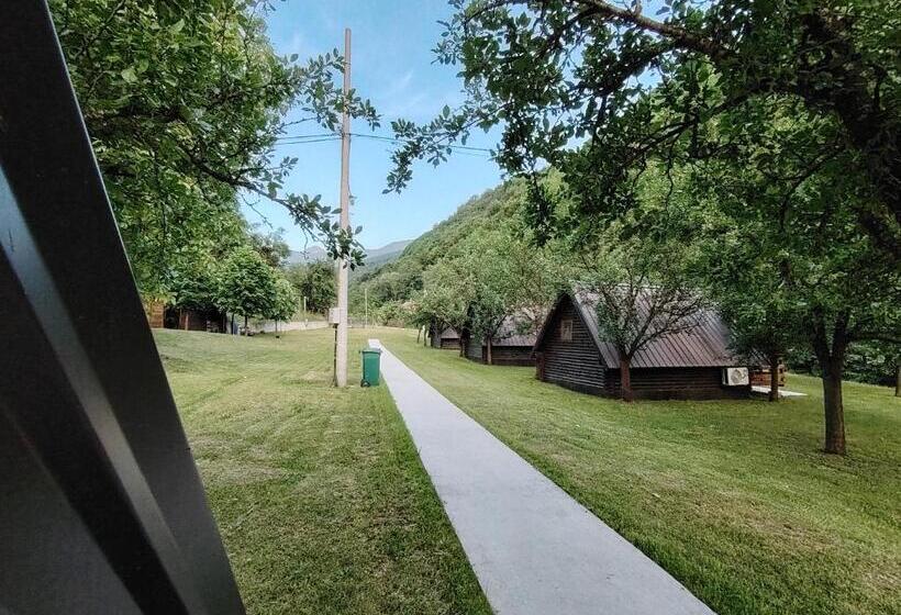 پانسیون Brvnara Pojata Bungalovi