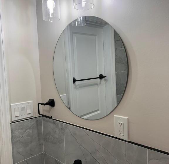 膳宿费 Cozy Multi Level House Private Level A, Irvington Nj