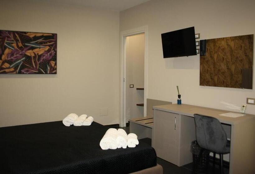 פנסיון Dimora Gyuesy Affittacamere   Mini Appartamenti