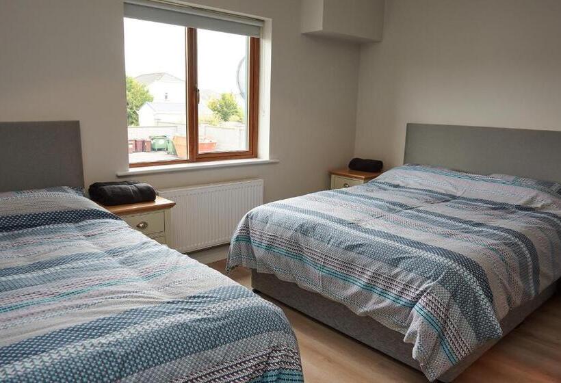 Пансион Dromod Suites