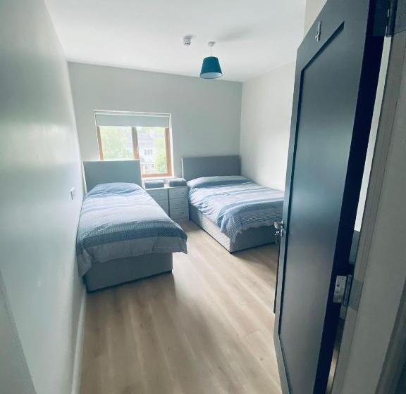 Пансион Dromod Suites