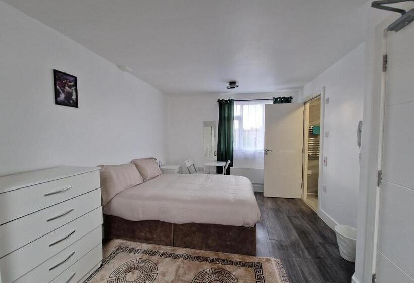 膳宿费 En Suite Mitcham