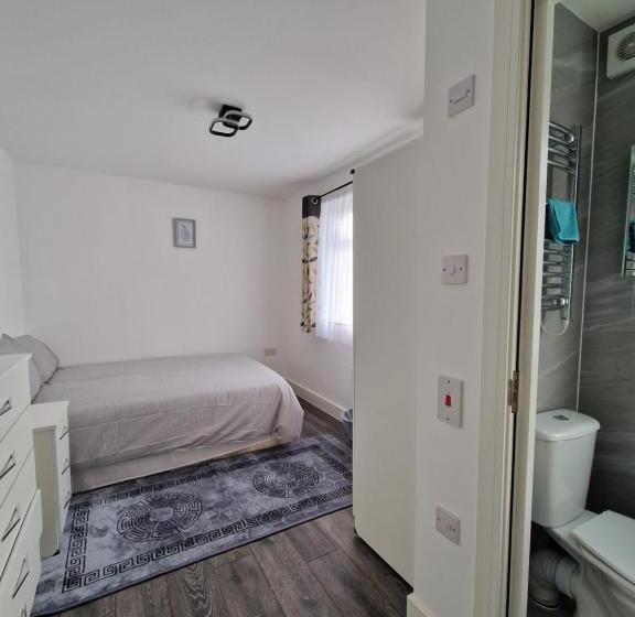 膳宿费 En Suite Mitcham