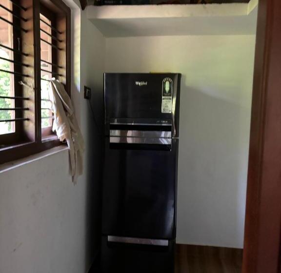 פנסיון Estate Stay