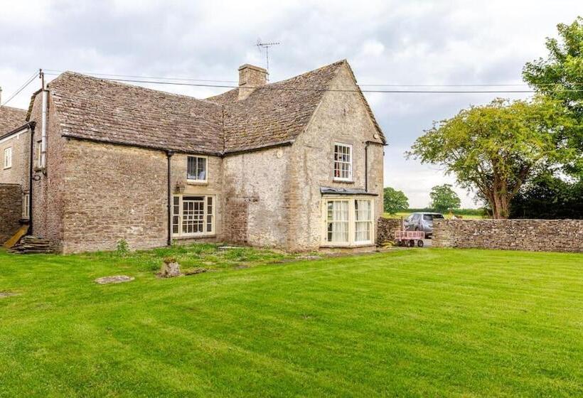 펜션 Furzen Farmhouse