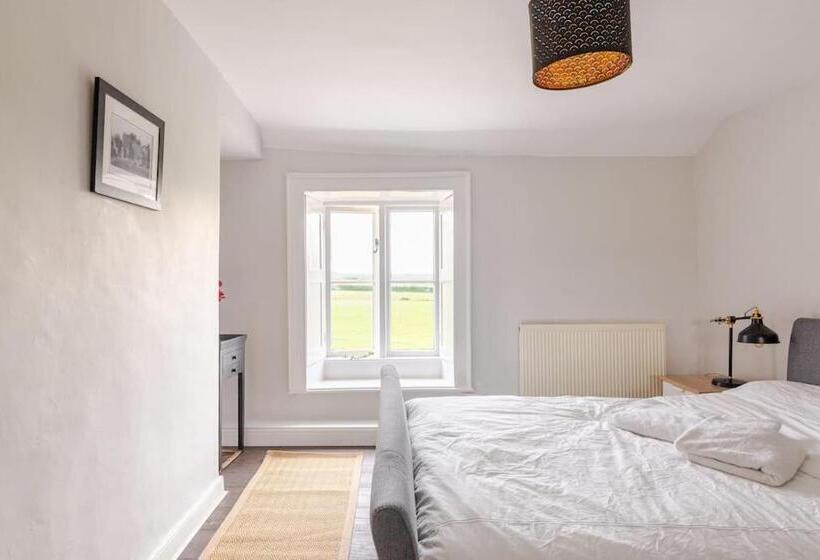 펜션 Furzen Farmhouse