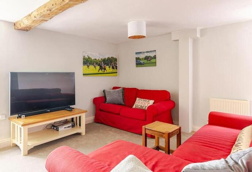 펜션 Furzen Farmhouse