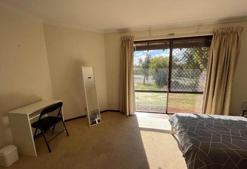 پانسیون Green Annan House