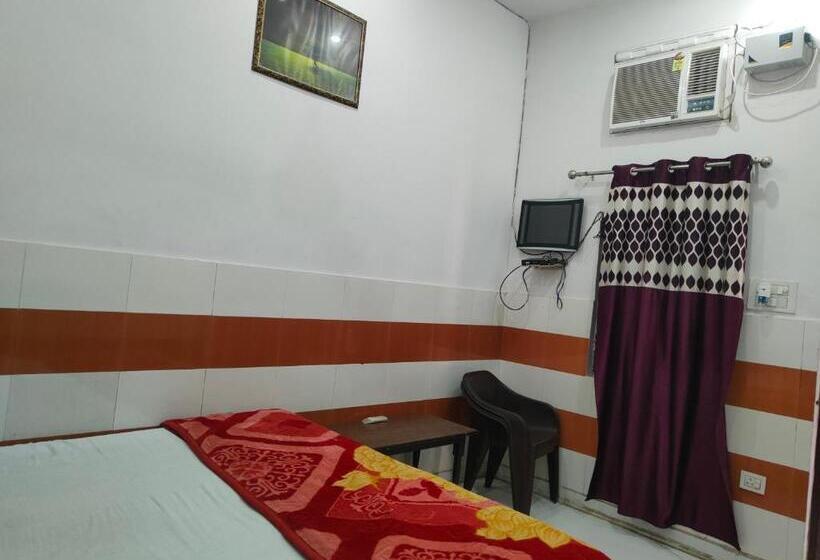 Пансион Krishna Guest House