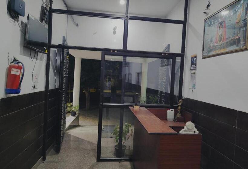 Пансион Krishna Guest House