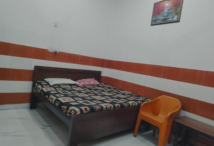 Пансион Krishna Guest House