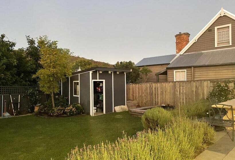 פנסיון Little Mountain Stables