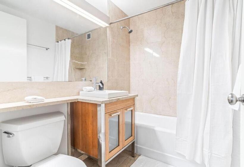 پانسیون Lux Bright Room With Shared Bath Apt