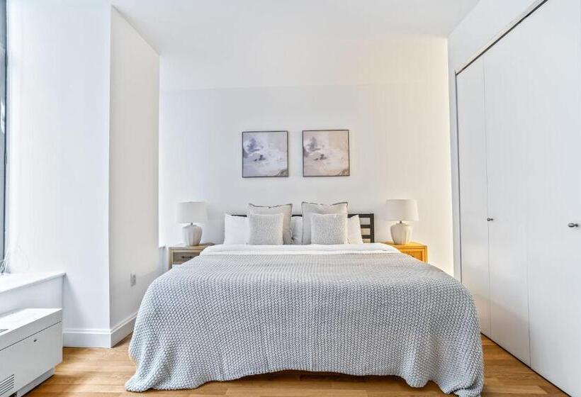 پانسیون Lux Prvt Bath Shared Apt