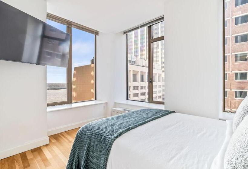 پانسیون Lux Room With Shared Bath Apt