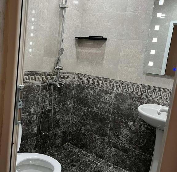 بنسيون Madoyans Rest House