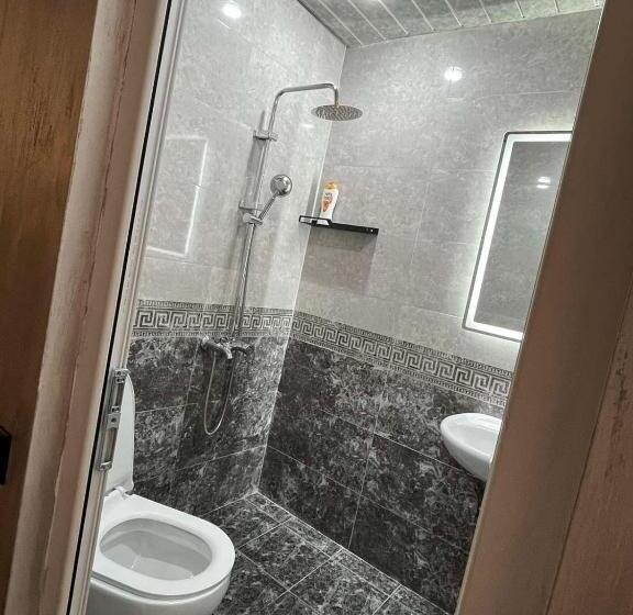 بنسيون Madoyans Rest House