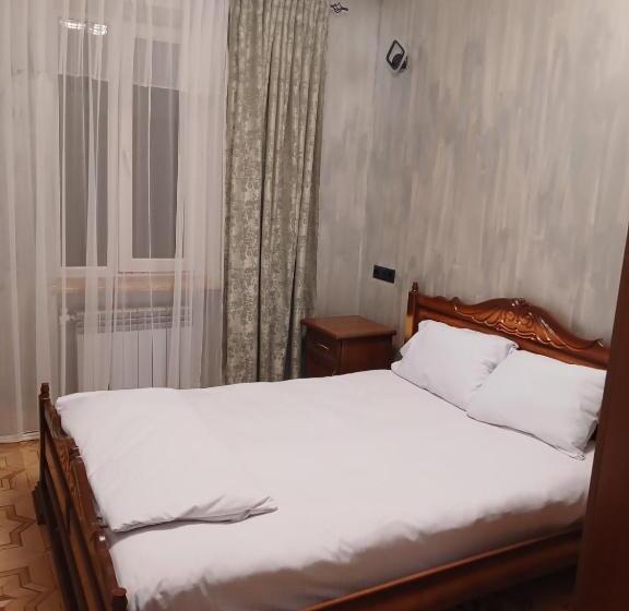 بنسيون Madoyans Rest House