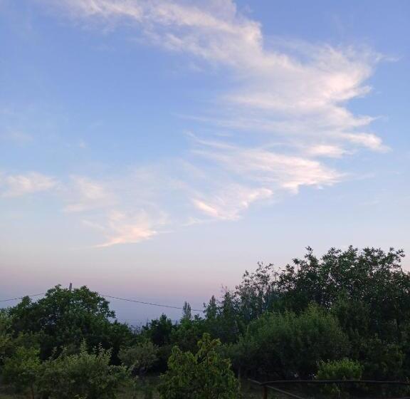 بنسيون Madoyans Rest House