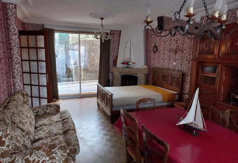 بنسيون Maison Du Port Du Goyen