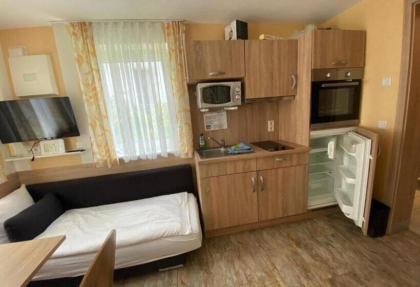 Пансион Monteurwohnung Am Kirchberg