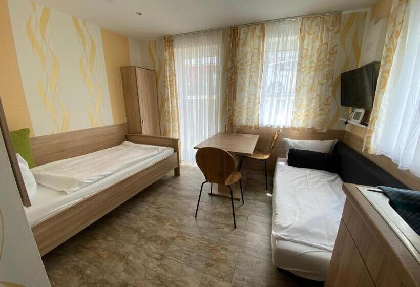 Пансион Monteurwohnung Am Kirchberg