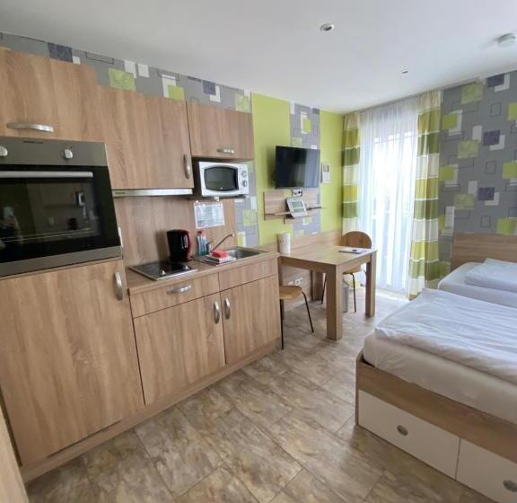 Пансион Monteurwohnung Am Kirchberg