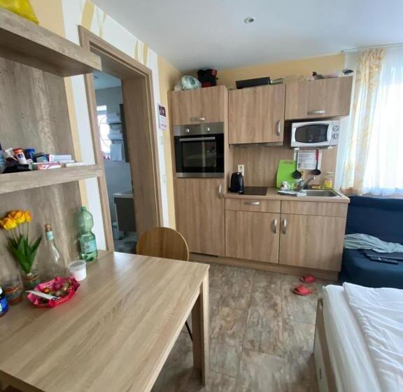 Пансион Monteurwohnung Am Kirchberg