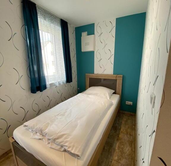 Пансион Monteurwohnung Am Kirchberg