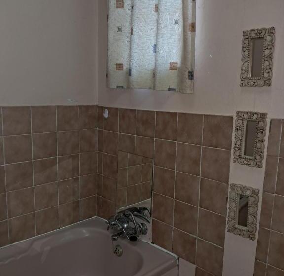 פנסיון Mossie S Nes