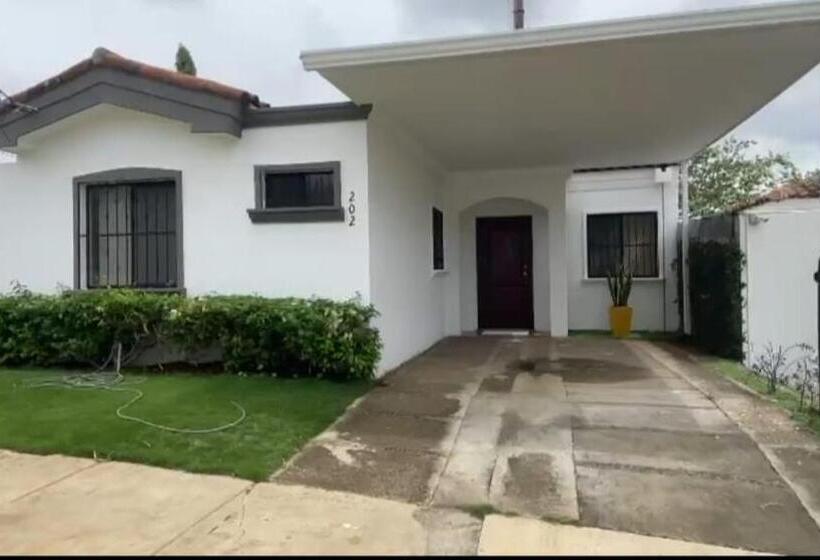 Пансион Paseo Las Colinas