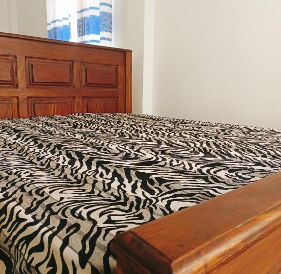 פנסיון Riverside Villa