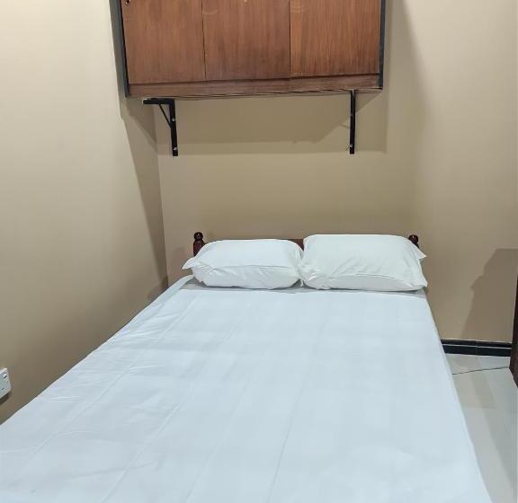 פנסיון Riverside Villa