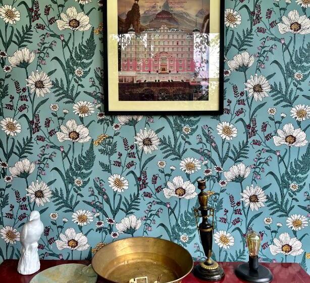 پانسیون Shromantic Garden