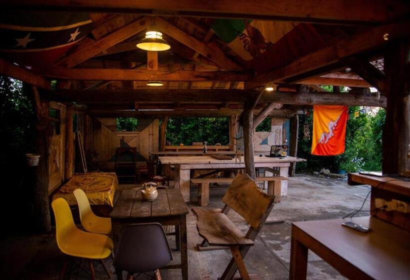 پانسیون Shromantic Garden