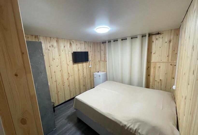 پانسیون Sun House 2023