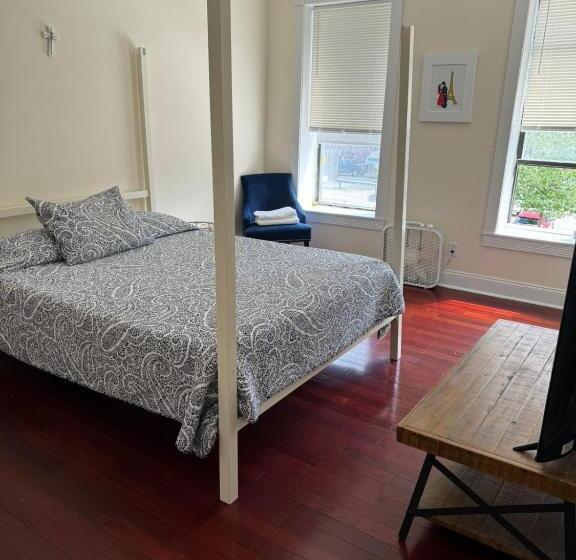 پانسیون The Central Park By Broadway