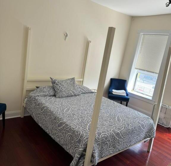 پانسیون The Central Park By Broadway