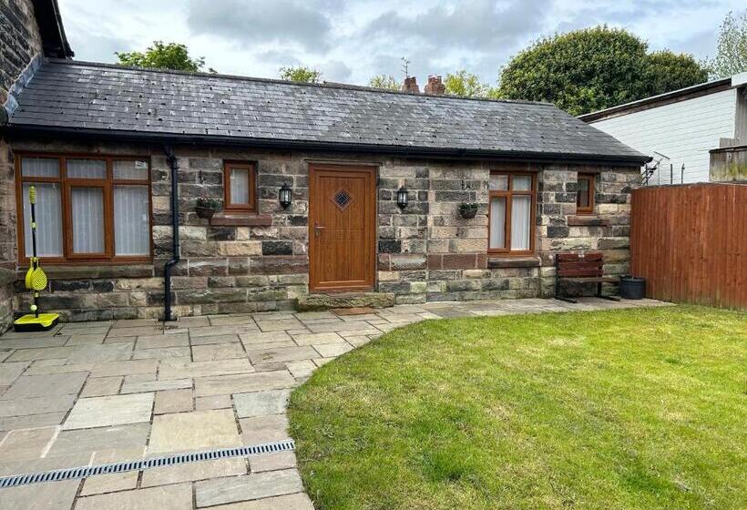 بنسيون The Coachmans Cottage