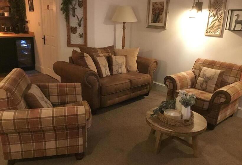 بنسيون The Coachmans Cottage