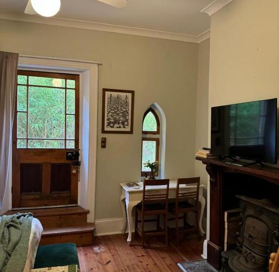 Пансион The Garden Cottage