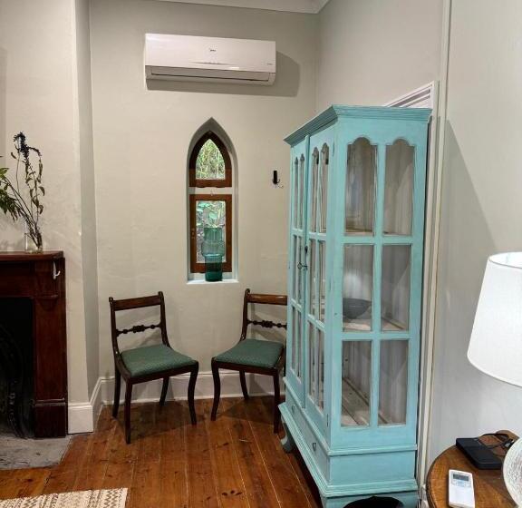 Пансион The Garden Cottage