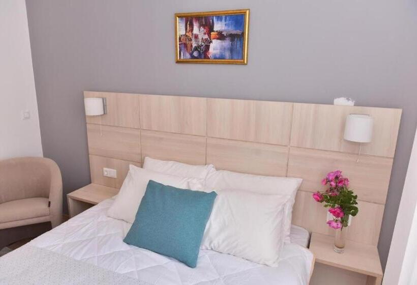 پانسیون Villa Milenium