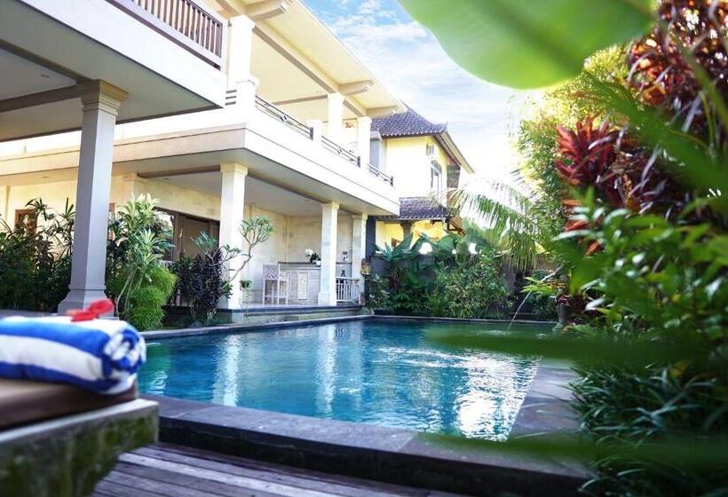 פנסיון Wardana Ubud Villa
